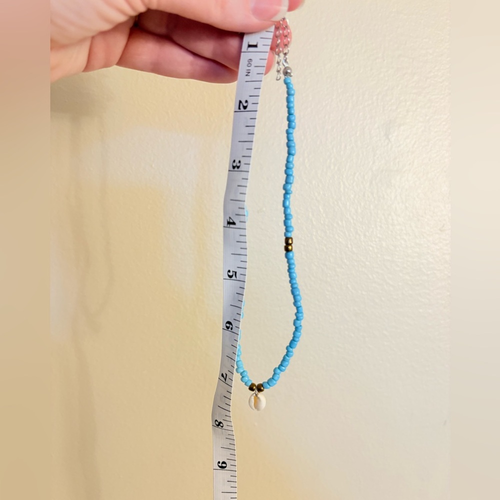 Turquoise and seashell beaded necklace - Picture 6 of 6